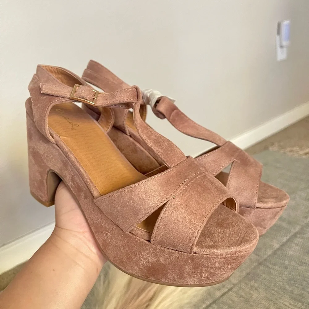 Qupid - Elegant Nude Suede Platform Heels